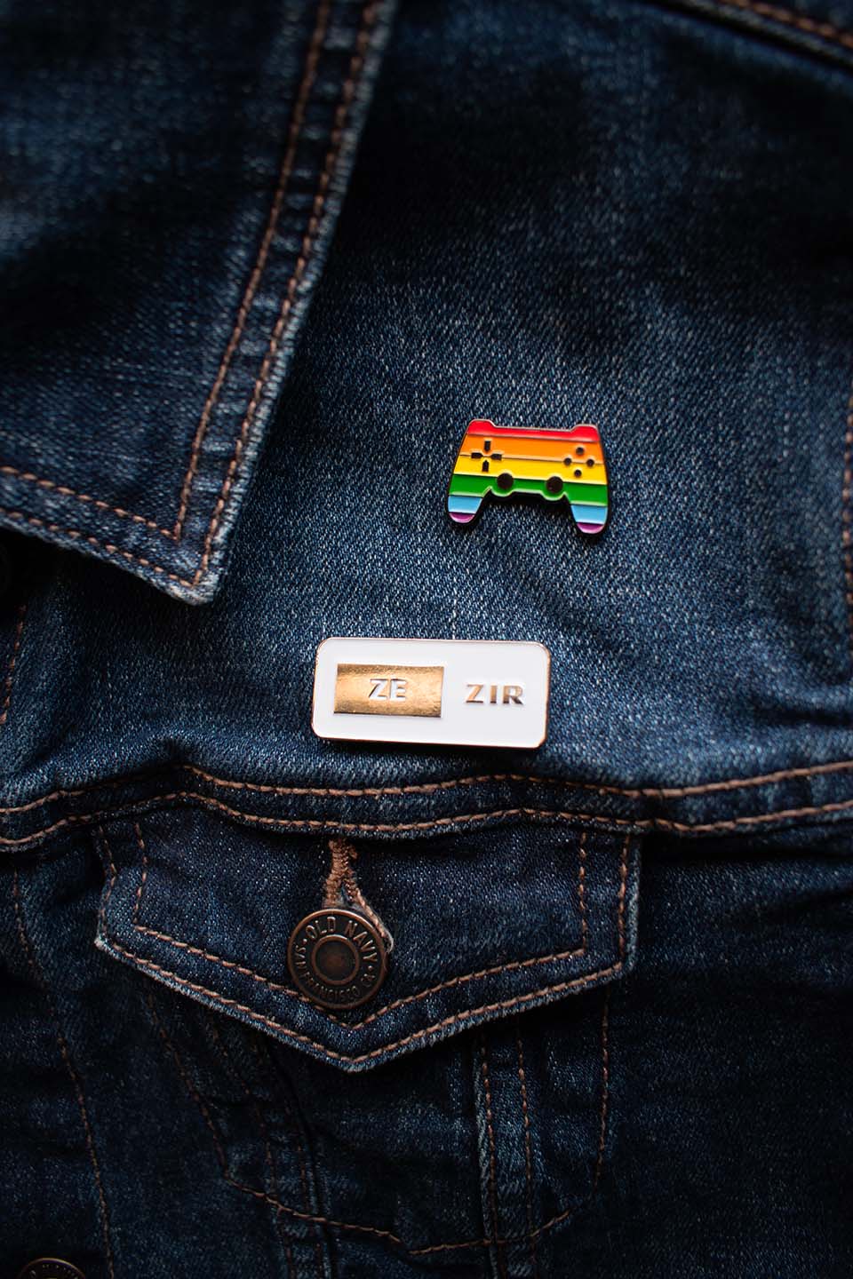 Pronouns Pin: ZE/ZIR